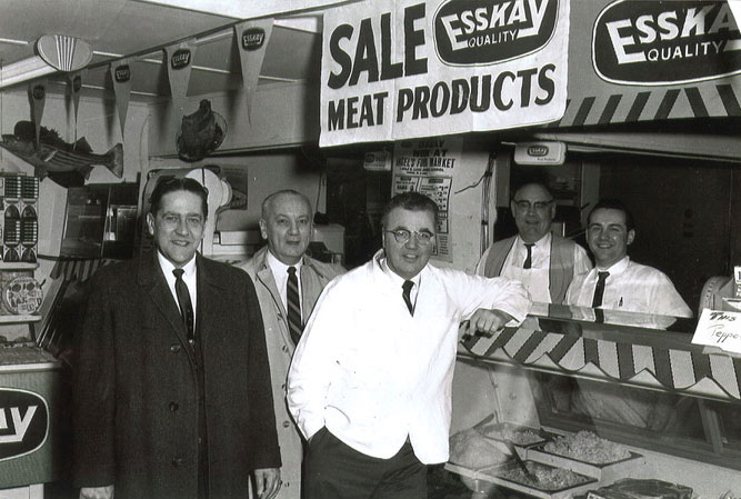 Andrew Goodwin (3rd from right) & Tommy Clocker (right), Angel's Market 1962